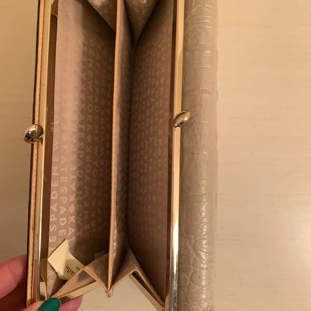 Kate Spade Wallet - Picture 4 of 4